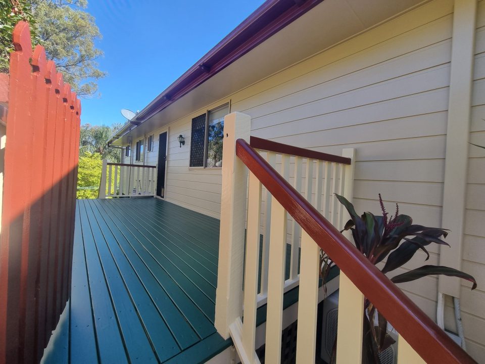 Painting floorboard deck Mulgowie Lockyer Painting Services